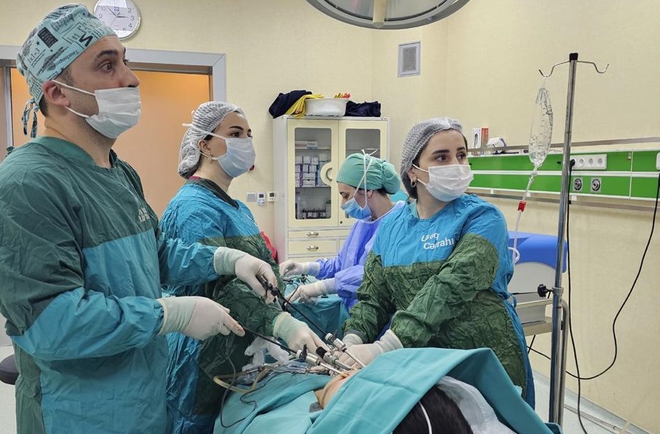uşaq uroloqu, usaq uroloqu, pediatrik uroloq, pediatrik uroloq, uşaq urologiyası, usaq urologiyasi, pediatrik urologiya, pediatrik urologiya xidmeti, uşaq uroloji əməliyyat, usaq uroloji emeliyyat, uşaqlarda uroloji problemlər, usaqlarda uroloji problemlər, uşaq sidik yolları xəstəlikləri, usaq sidik yollari xestelikleri, pediatrik sidik yolları əməliyyatı, pediatrik sidik yollari emeliyyati, uşaqlarda böyrək daşı, usaq boyrek dasi, uşaq böyrək əməliyyatı, usaq boyrek emeliyyati, uşaqlarda böyrək genişlənməsi, usaq boyrek genislenmesi, hidronefroz, pediatrik hidronefroz, uşaqlarda reflüks, usaq refluks, vesikoureteral refluks, uşaqlarda sidik kisəsi xəstəlikləri, usaq sidik kisesi xestelikleri, uşaq sidik kisəsi əməliyyatı, usaq sidik kisesi emeliyyati, uşaqlarda sidik axarı darlığı, usaq sidik axari darliqi, pediatrik sidik axarı əməliyyatı, pediatrik sidik axari emeliyyati